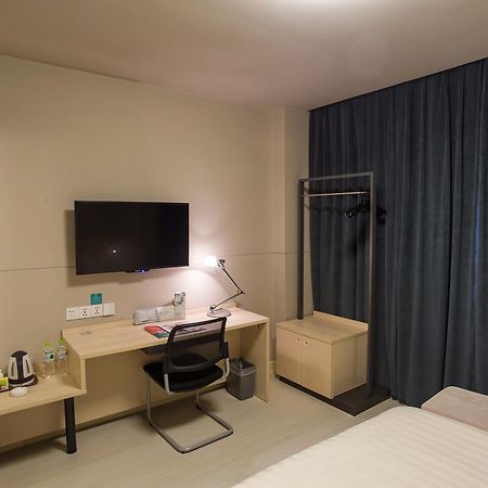 Jinjiang Inn Liuzhou Bubugao Square North Station מראה חיצוני תמונה