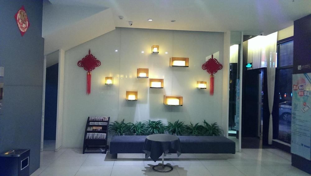 Jinjiang Inn Liuzhou Bubugao Square North Station מראה חיצוני תמונה