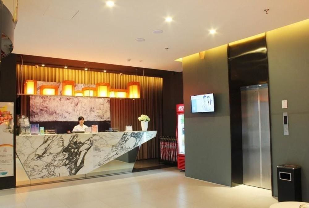 Jinjiang Inn Liuzhou Bubugao Square North Station מראה חיצוני תמונה