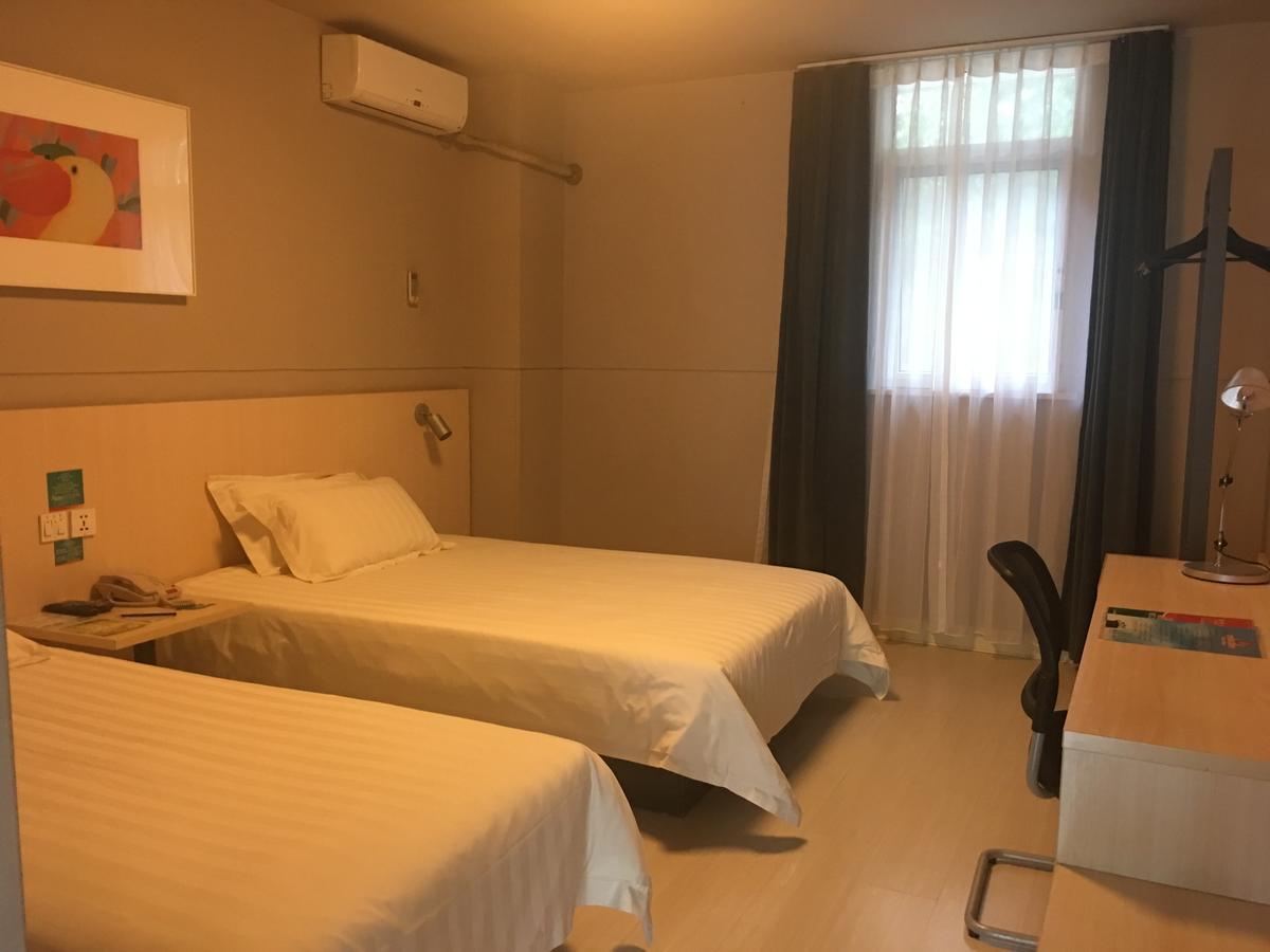 Jinjiang Inn Liuzhou Bubugao Square North Station מראה חיצוני תמונה