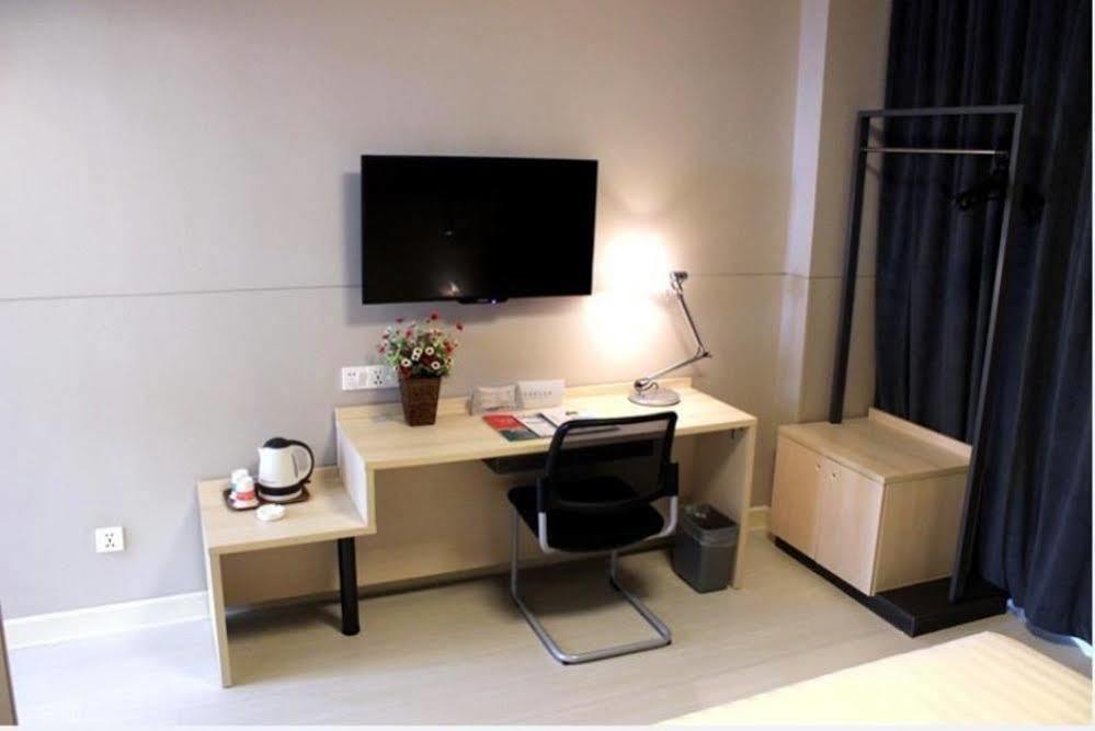 Jinjiang Inn Liuzhou Bubugao Square North Station מראה חיצוני תמונה